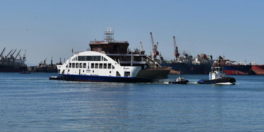 Uğur Mumcu Feribotu Törenle Denize İndirildi