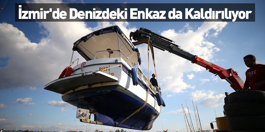 İzmir'de Denizdeki Enkaz da Kaldırılıyor