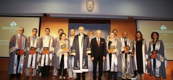 İzmir Ekonomi, 14. akademik yılı açılışını gerçekleştirdi