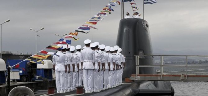Yunan denizaltı 'Pipinos' denize indirildi