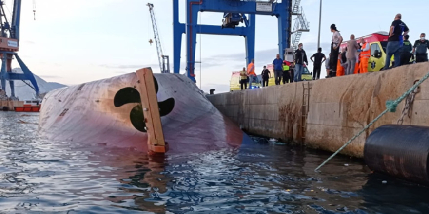 Nazmiye Ana isimli gemi, Castellon Limanı'nda alabora oldu