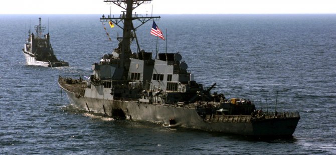 "USS Cole" Çanakkale Boğazı'ndan geçti