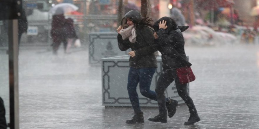 AKOM'dan İstanbul İçin Fırtına Uyarısı