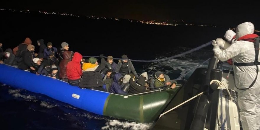 İzmir Açıklarında 66 Düzensiz Göçmen Kurtarıldı