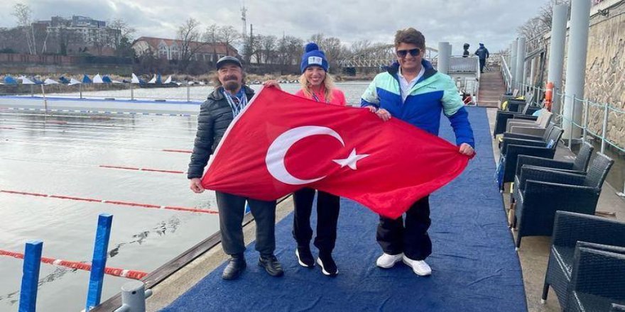 Deniz Kayadelen, Buz Yüzmede Dünya Şampiyonu Oldu