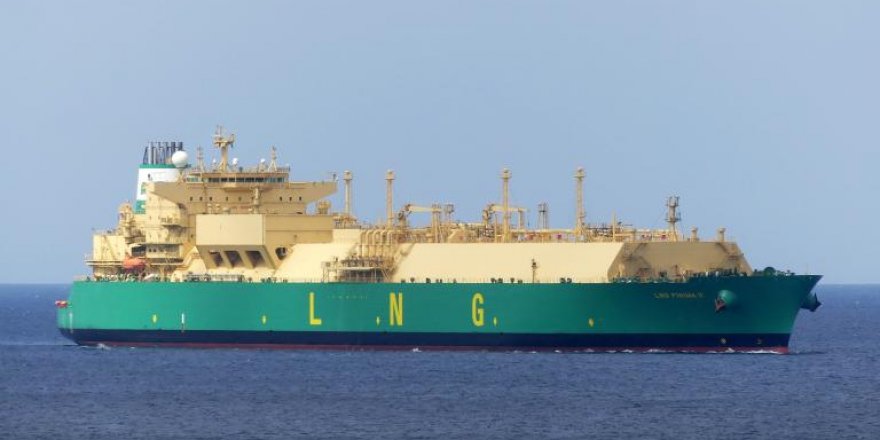 Sıvılaştırılmış Gazı Tekrar Gaza Dönüştürecek LNG Gemisi İtalya'ya Geldi