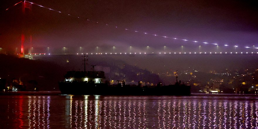 Rusya'dan Yola Çıkan Ayçiçeği Yağı Yüklü 2 Gemi İstanbul Boğazı'ndan Geçti