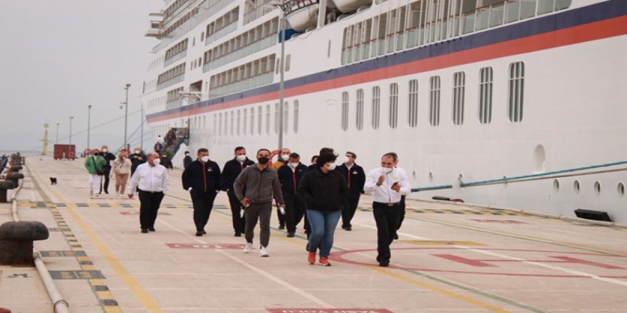 Europa Kruvaziyer Gemisi, Kuşadası Ege Port Limanı’na Yanaştı
