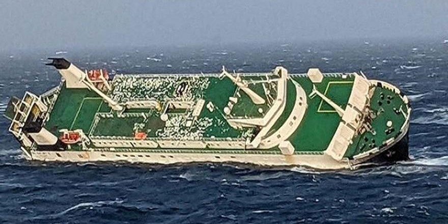 Otomobil Taşıyan Gemi İran Açıklarında Battı