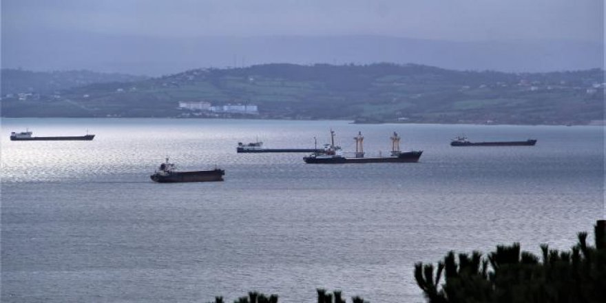 Fırtına Nedeniyle Gemiler Sinop Limanına Sığındı