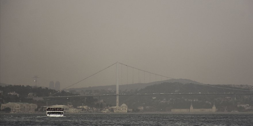 İstanbul Boğazı Gemi Trafiğine Kapatıldı