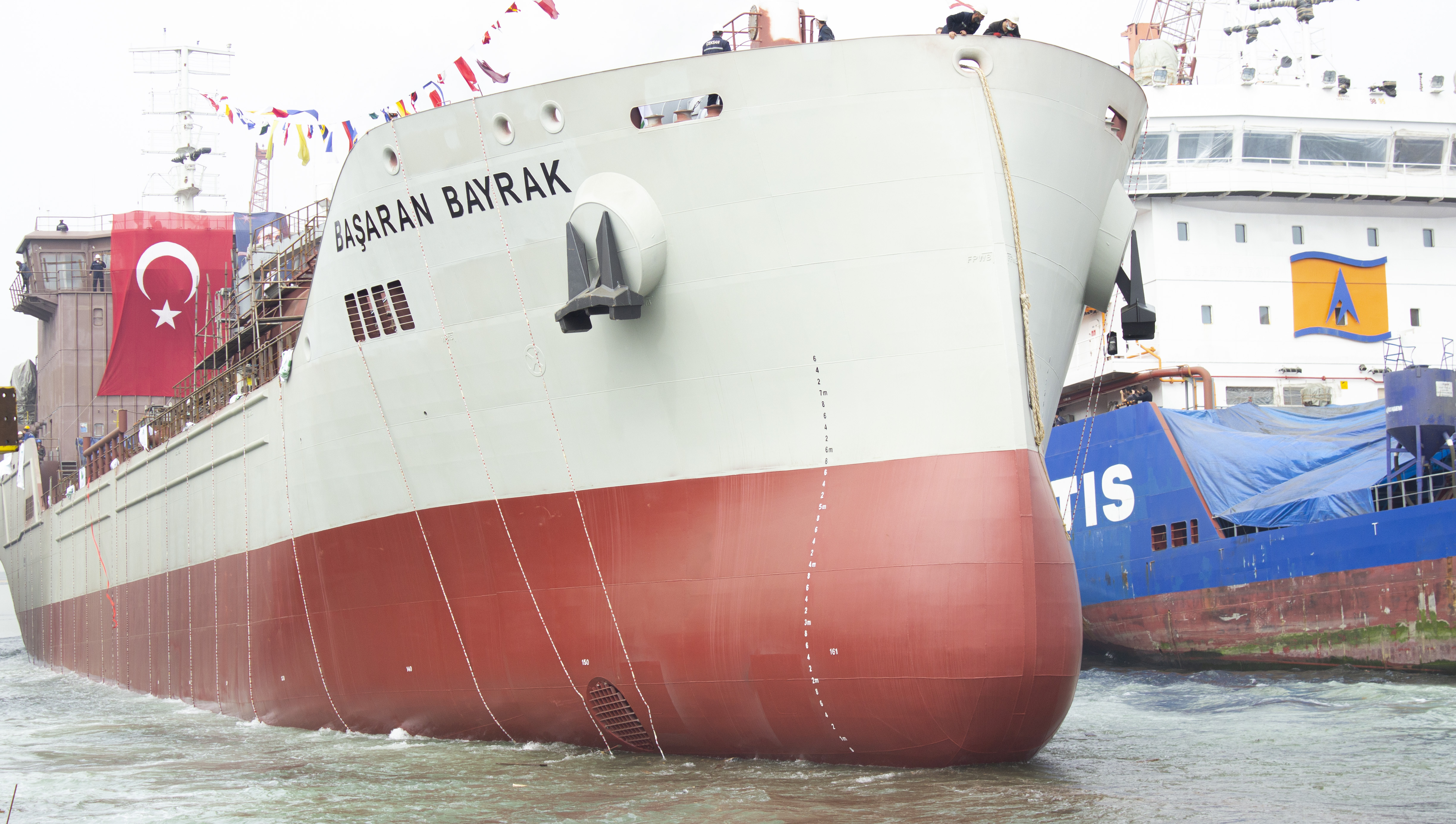 Başaran Bayrak Gemisi Suyla Buluştu