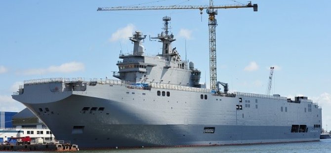 Fransa, Rusya'nın savaş gemisini teslim etmiyor