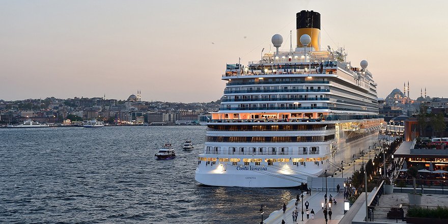 Türkiye Limanlarına Gelmiş En Büyük Yolcu Gemisi Costa Venezia İlk Seferini İstanbul’a Yaptı