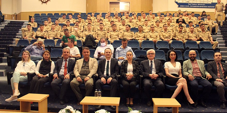 DEÜ Denizcilik Fakültesi'nde Kurtuluştan Günümüze İzmir ve İzmir Limanı Paneli