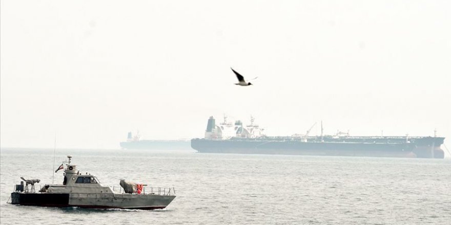 İran’da 550 Bin Litre Kaçak Yakıt Taşıyan Gemiye El Kondu