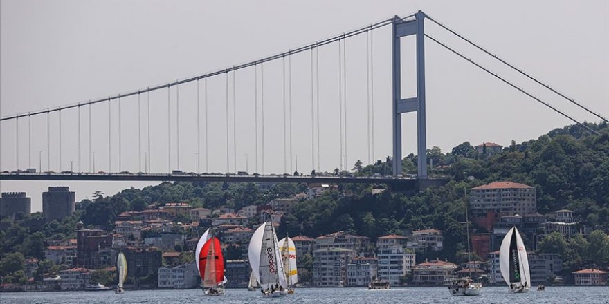 İstanbul'un Fethi Anısına İstanbul Boğazı'nda Tekne ve Bot Yarışları Yapıldı