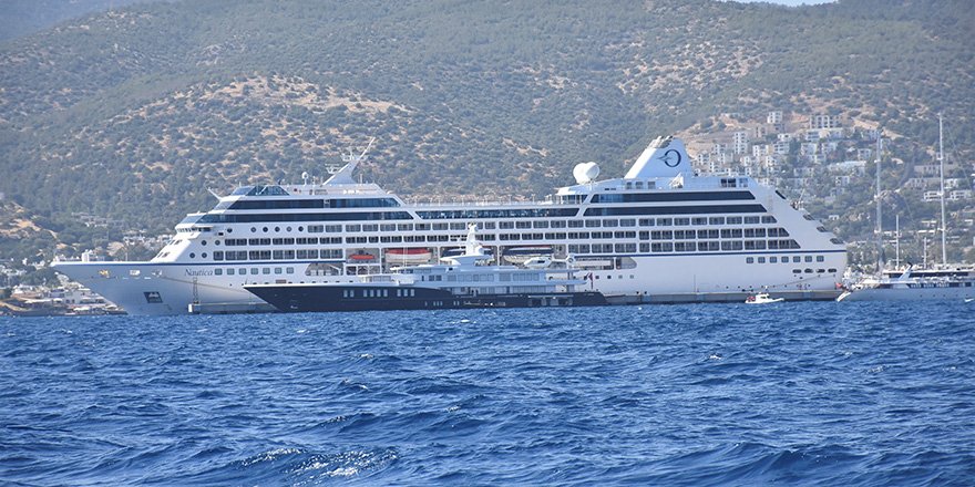 Bodrum'a İki Kruvaziyer Yanaştı