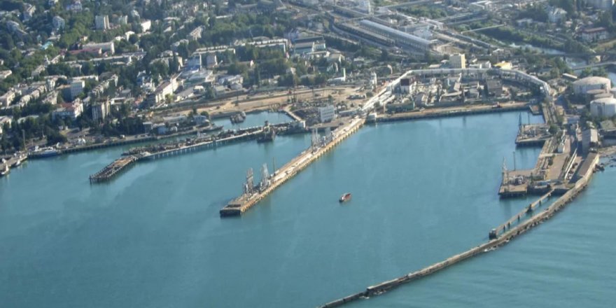 Rusya’nın Tuapse Limanı Yakınında Yük Gemisi Yan Yattı
