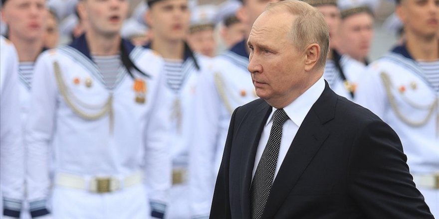 Putin, Ülkesinin Yeni Deniz Doktrinini İmzaladı