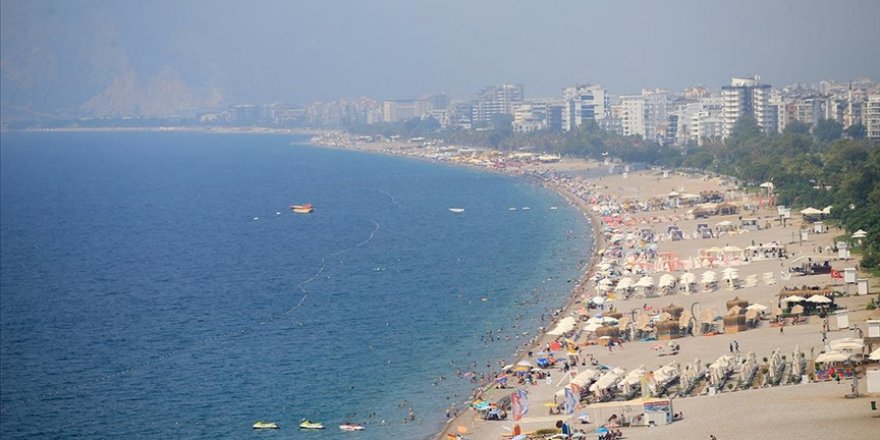 Antalya'da Yoğun Nem Bunalttı