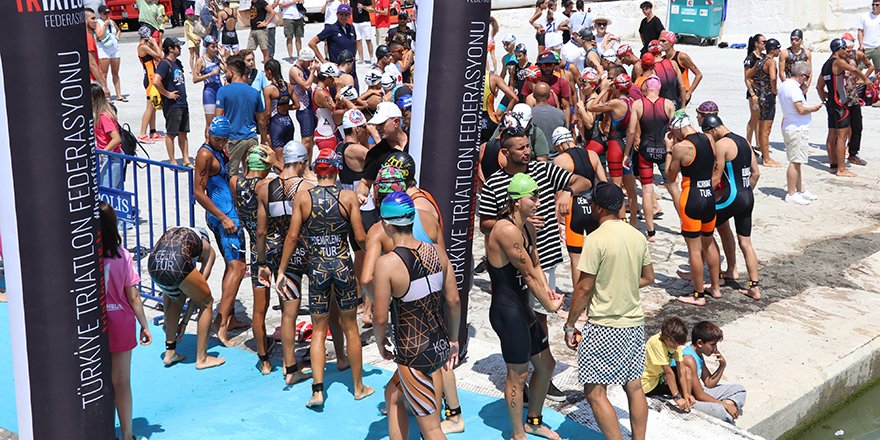 Eğirdir'de Oral-B Triatlon Türkiye Kupası Final Yarışları Düzenlendi