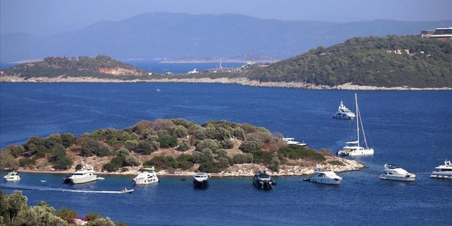 Bodrum Koylarında Yat Hareketliliği Devam Ediyor