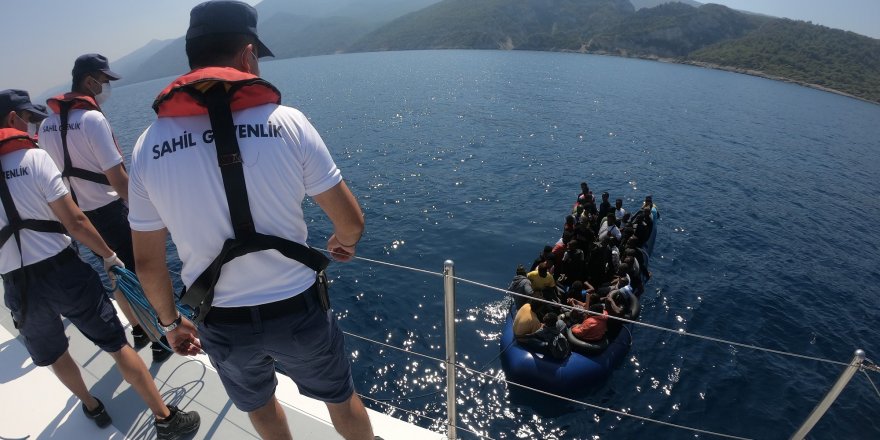 Kuşadası Açıklarında 45 Düzensiz Göçmen Kurtarıldı