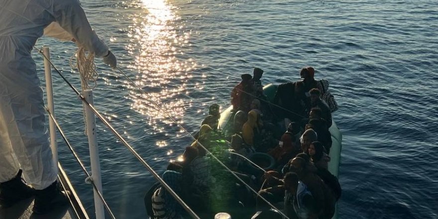 İzmir ve Ayvalık Açıklarında Toplam 124 Düzensiz Göçmen Yakalandı