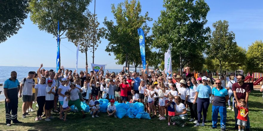 Uluslararası Kıyı Temizleme Günü’nde Deniz Dostu Binlerce Gönüllü TURMEPA Öncülüğünde Kıyılardaydı