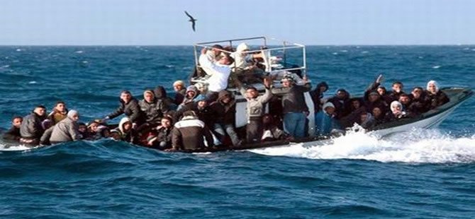 Çanakkale'de kaçakları taşıyan bot battı