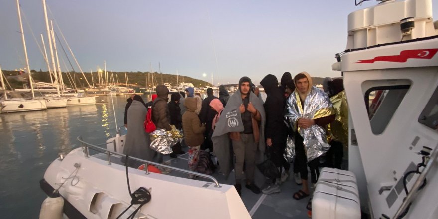 İzmir Açıklarında 103 Göçmen Yakalandı