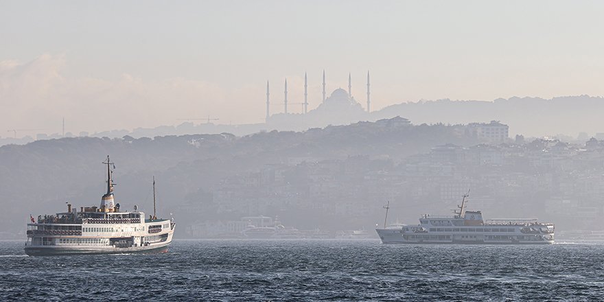 İstanbul'da Yoğun Sis Nedeniyle Vapur Seferleri Aksadı