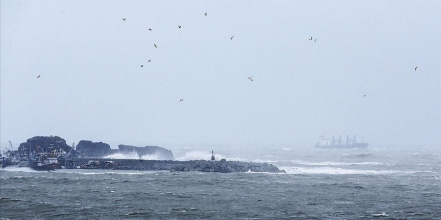 İstanbul'da Deniz Ulaşımına Hava Muhalefeti Engeli