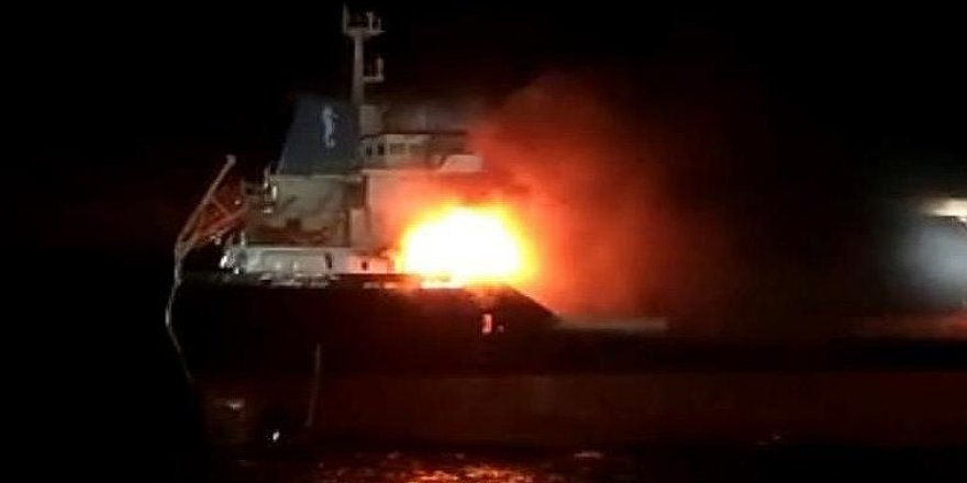 Sinop'ta Kuru Yük Gemisinde Yangın