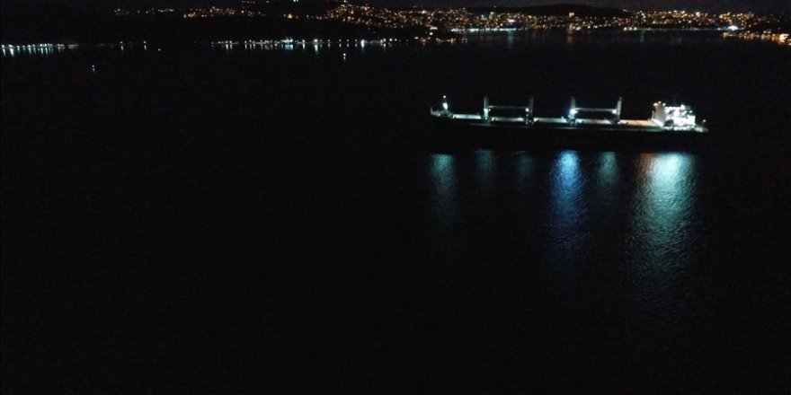 İstanbul Boğazı Gemi Trafiğine Kapatıldı