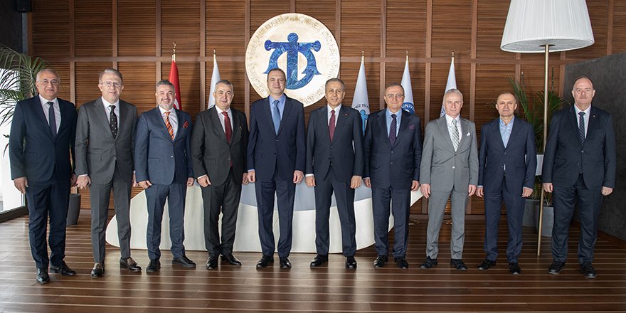 İstanbul Valisi Ali Yerlikaya, İMEAK DTO Başkanı Tamer Kıran’ı Ziyaret Etti