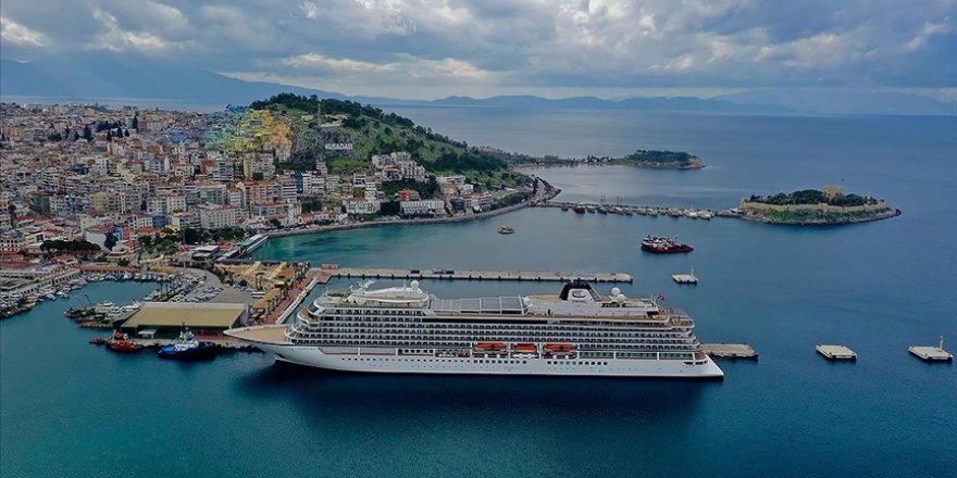 Kuşadası Dört Mevsim Kruvaziyer Gemisi Ağırlıyor