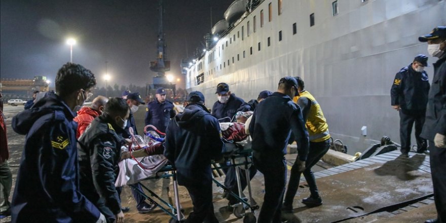 Hatay'da Depremde Yaralananlar TCG İskenderun Gemisine Alınıyor
