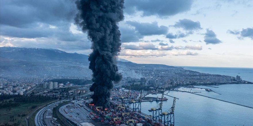 İskenderun Limanı'ndaki Yangın Devam Ediyor