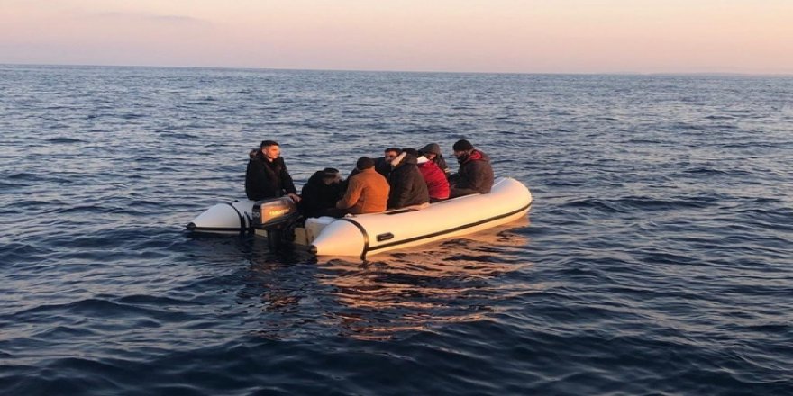 Türk Kara Sularına İtilen Göçmenler Kurtarıldı