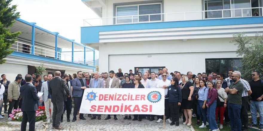 İZDENİZ AŞ'de Gemi Düdükleriyle Eylem Yapıldı