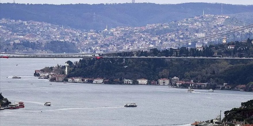 İstanbul Boğazı'nda Gemi Trafiği Çift Yönlü Durduruldu