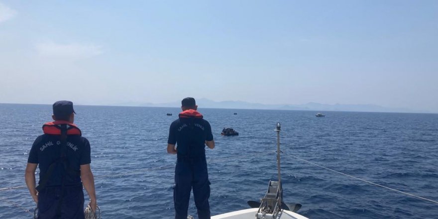 Akdeniz'de Teknedeki 50 Göçmen Kurtarılmayı Bekliyor