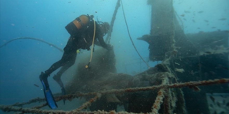 30 Metre Derinlikteki Batıktan "Hayalet Ağ" Topladılar