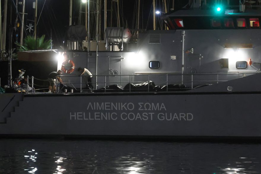 Yunanistan'da Balıkçı Teknesi Alabora Oldu