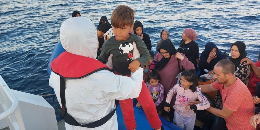 Yunanistan Unsurlarınca Geri İtilen 41 Göçmen Kurtarıldı