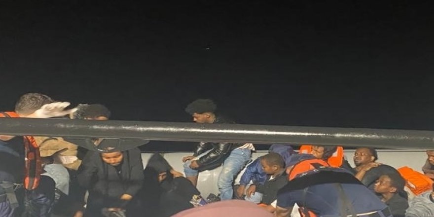 Ayvalık Açıklarında 18 Düzensiz Göçmen Yakalandı