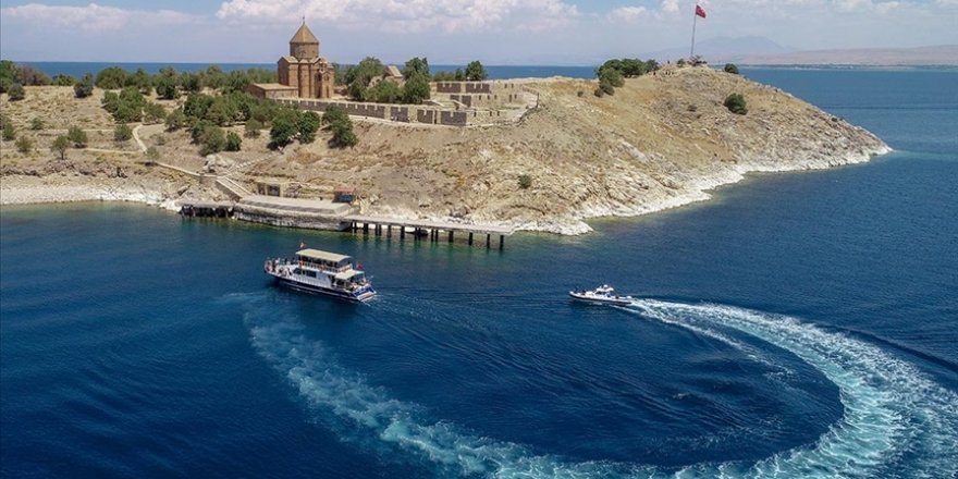 Deniz Polisleri Van Denizi’nde Devriye Atıyor