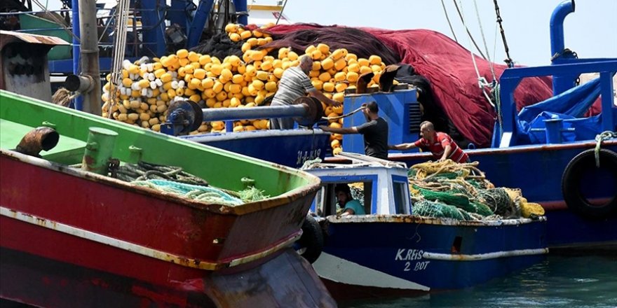 Hatay'da Balıkçılar Mavi Sularla Buluşmak İçin Gün Sayıyor
